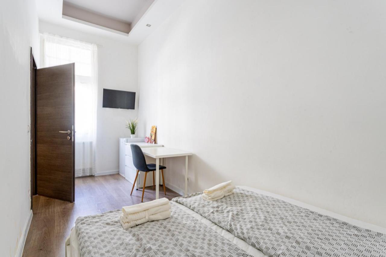 Modernized Condo At Kiraly 51 Budapest Kültér fotó