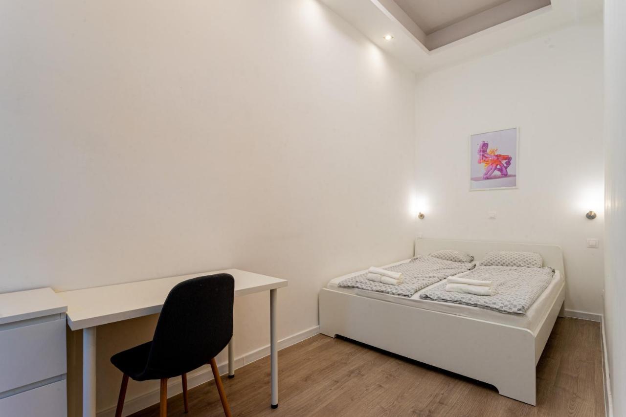 Modernized Condo At Kiraly 51 Budapest Kültér fotó